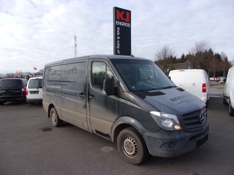 Mercedes Sprinter 216