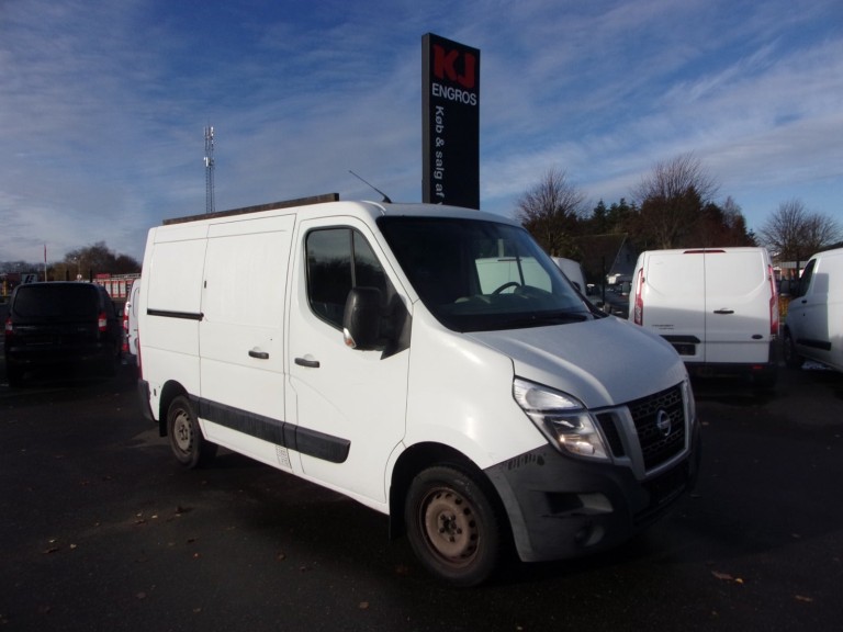 Nissan NV400
